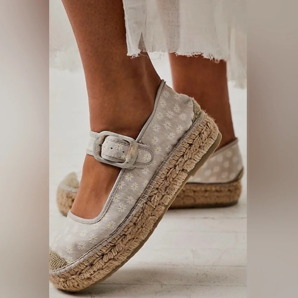 Free People Women’s Surfside Daisy Canvas Espadrille / Brand NWOT / Size 10.5